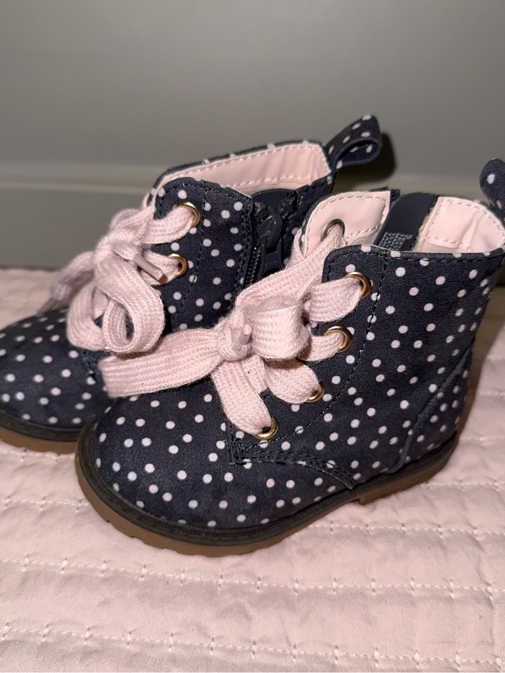 Cat & Jack Baby Girls Navy Polka Dot Boots with Light Pink Laces - Size 5